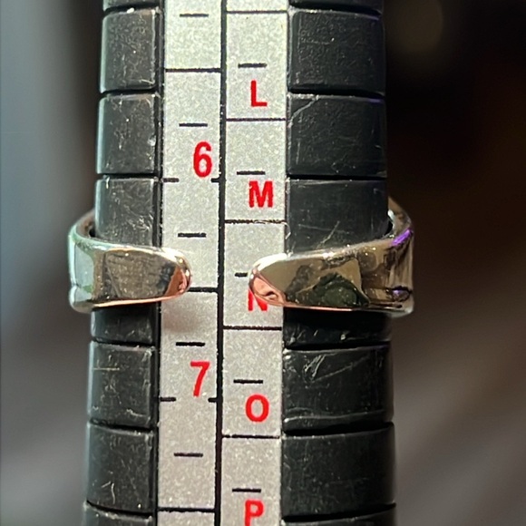 Estate Silver Gothic Filigree Ring - Picture 3 of 4